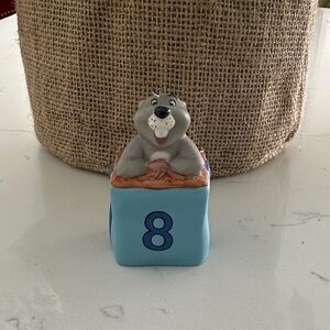 NEW - Pooh & Friends "Eight Is For Discovering The World Near And Far" Figurine